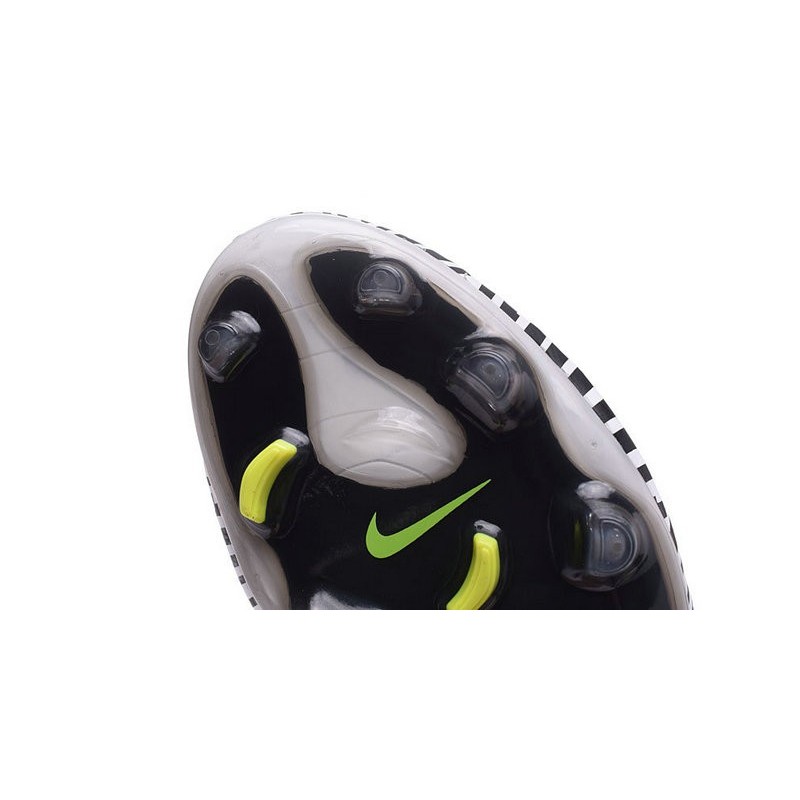 Nike Magista Obra II FG Football bottes pour hommes Noir Blanc Jaune