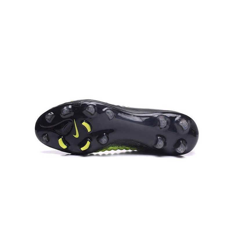 Nike Magista Obra II FG Football bottes pour hommes Noir Volt